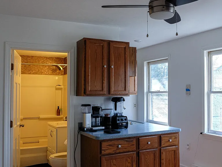 46 Summerhill Ave #3 — Photo 9