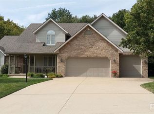 313 Elizabeth Pointe Dr, Metamora, IL 61548