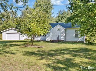 9425 E Church Rd, Vestaburg, MI 48891