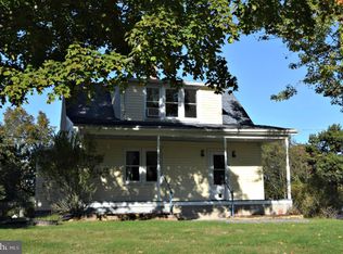 1623 Pious Ridge Rd, Berkeley Springs, WV 25411