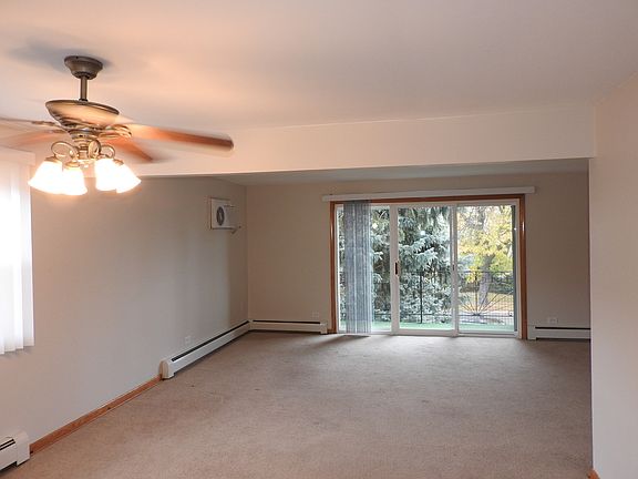 2nd image of 6610 N Northwest Hwy APT 2