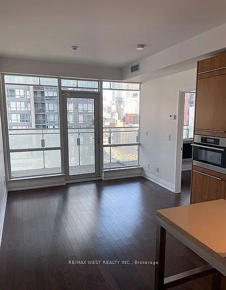 80 John St #4405 — Photo 9