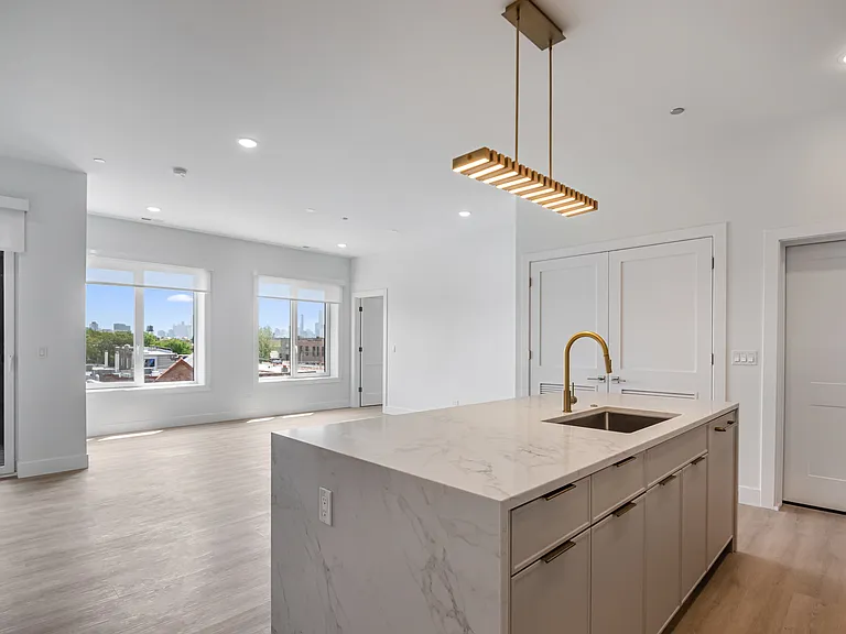 1628 N Damen Ave #401 — Photo 6