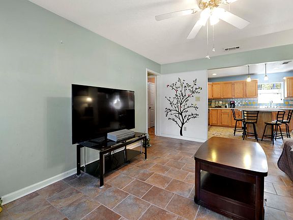 5th image of 2743 Camino Grande St