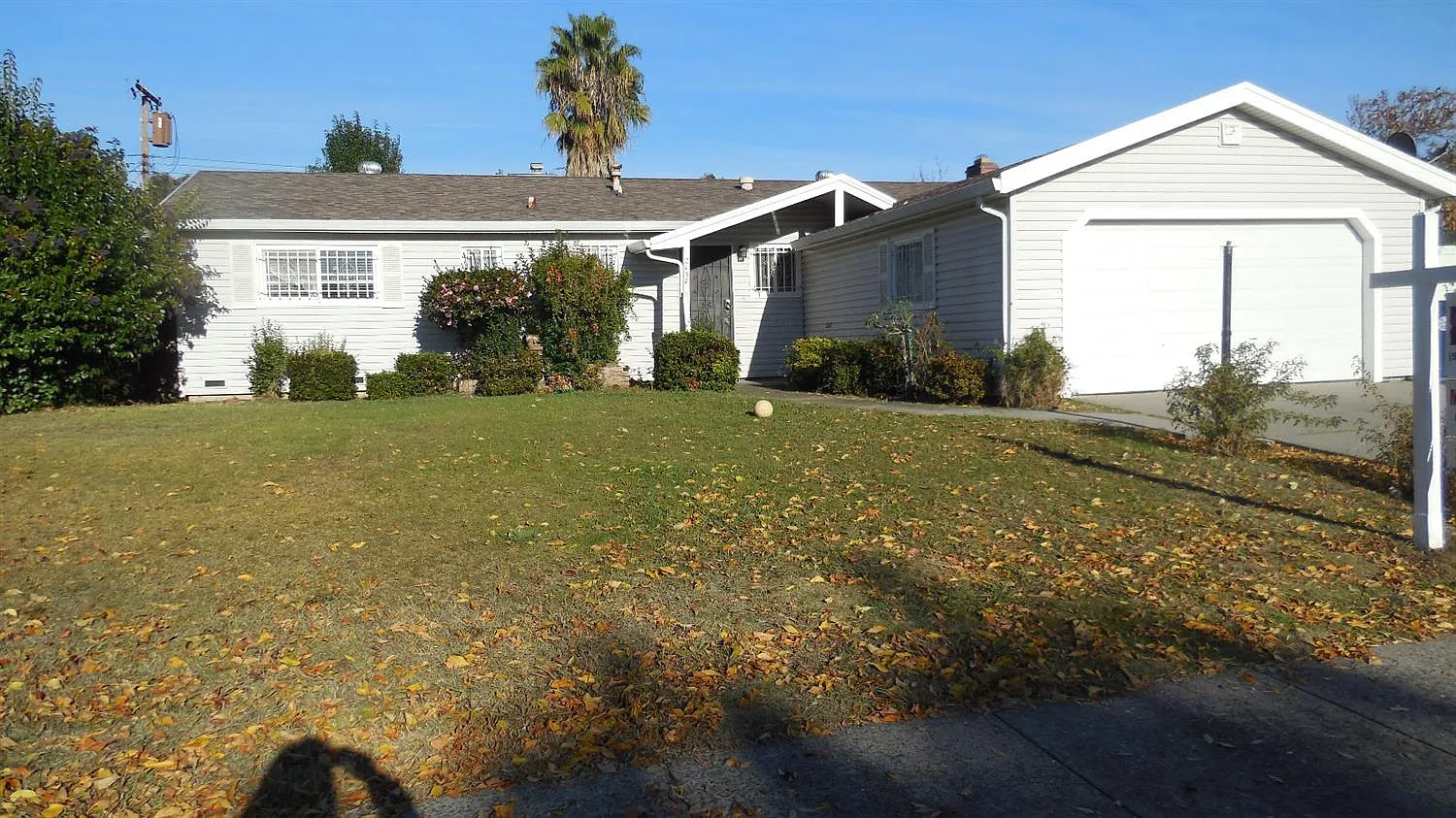2137 Bernard Way photo 1