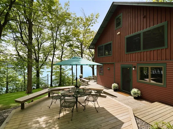 1561 Red Tail Ln, Skaneateles, NY 13152