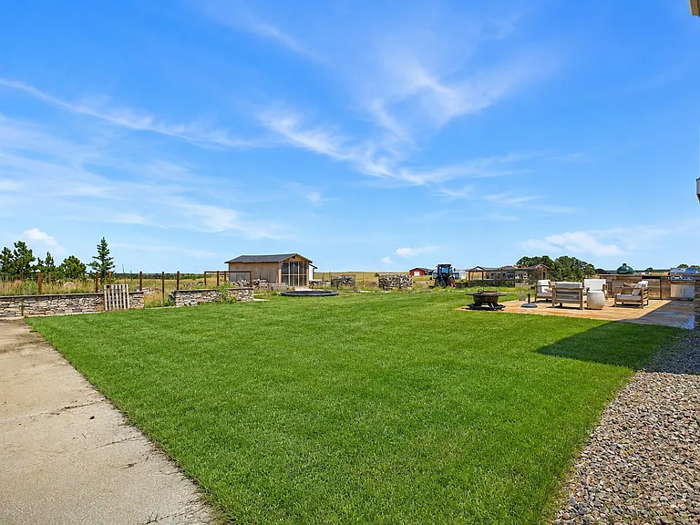 1095 Sage Rd — Photo 34