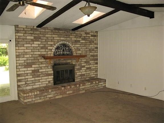 2nd image of 1000 Terrebonne Ct