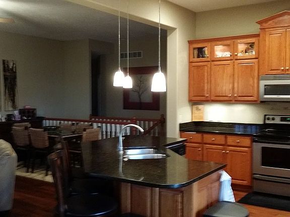 2nd image of 1038 Maplewood Dr