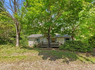 32 Cross Winds Dr, Leicester, NC 28748