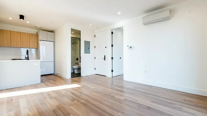 Rented by Nooklyn NYC LLC | media 51