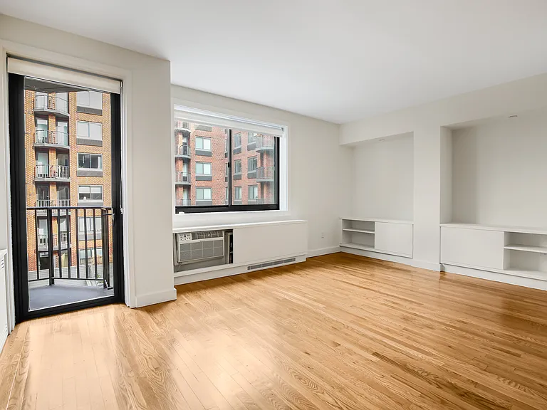 101 W 15th St #203 — Photo 6