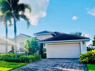 1497 Birdie Dr, Naples, FL 34120