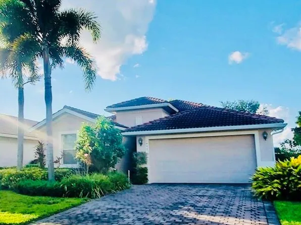 1497 Birdie Dr, Naples, FL 34120