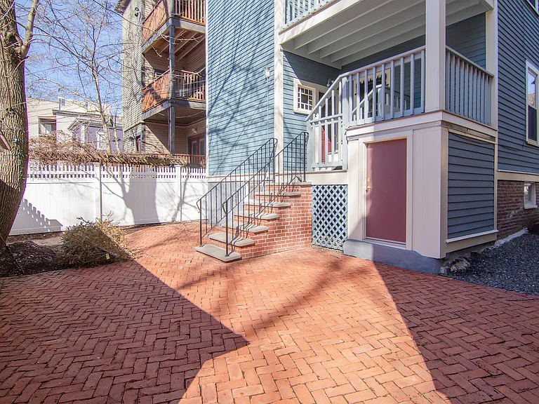 Large back patio and private sitting area