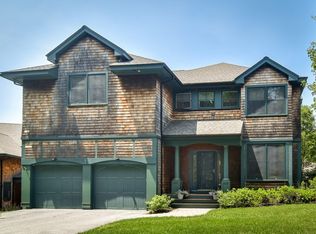 7 Hawthorne Ln, Dover, MA 02030