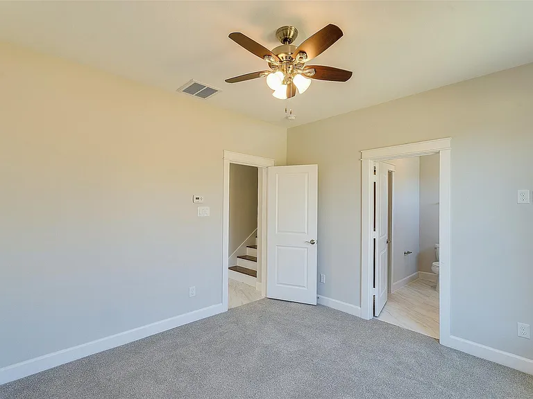 1815 Napa Creek Ln — Photo 33