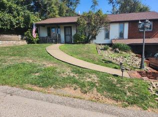 308 Cedarhurst Dr, North Versailles, PA 15137