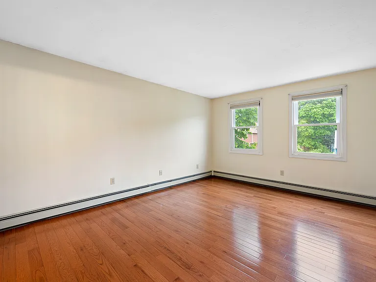 4 Nightingale Dr — Photo 14