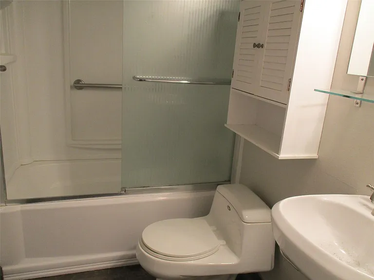 2731 Taft St #201 — Photo 8