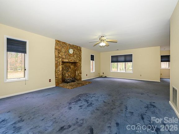 5th image of 7600 Wallace Ln