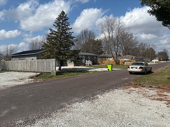 4th image of 300 4th St