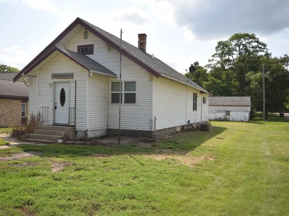 202 S Dahl Ave, Rosholt, SD 57260