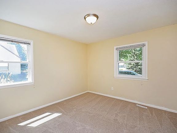 5th image of 5042 Ewing Ave N