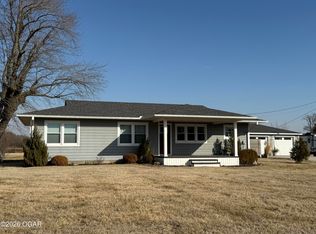 1460 14000th Rd, Altamont, KS 67330