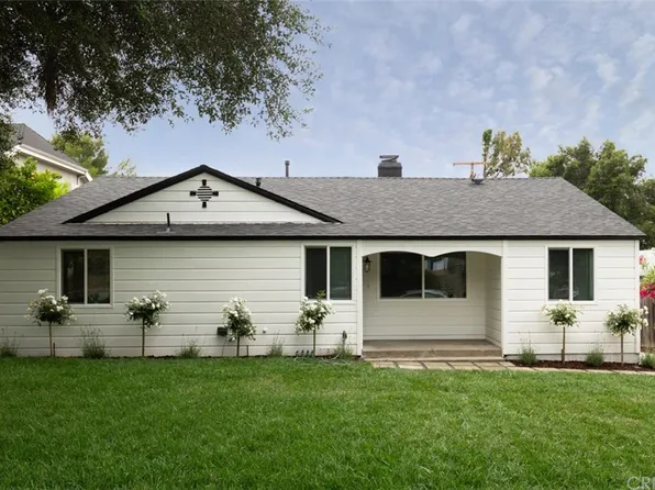 220 Kirst St, La Canada Flintridge, CA 91011