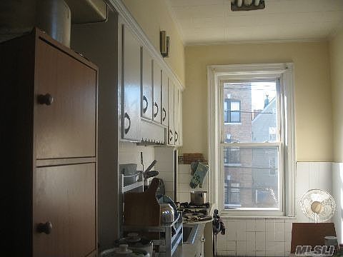 2nd image of 5921 39th Ave