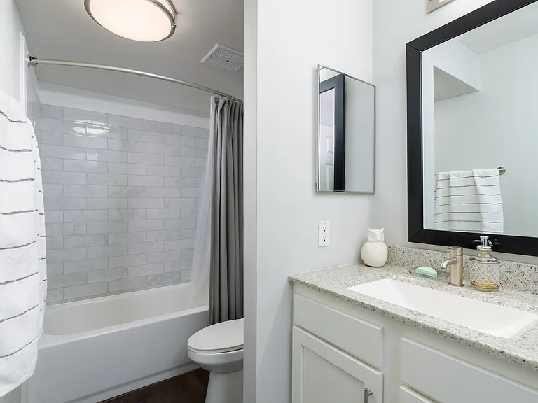 Pearl - One Bedroom