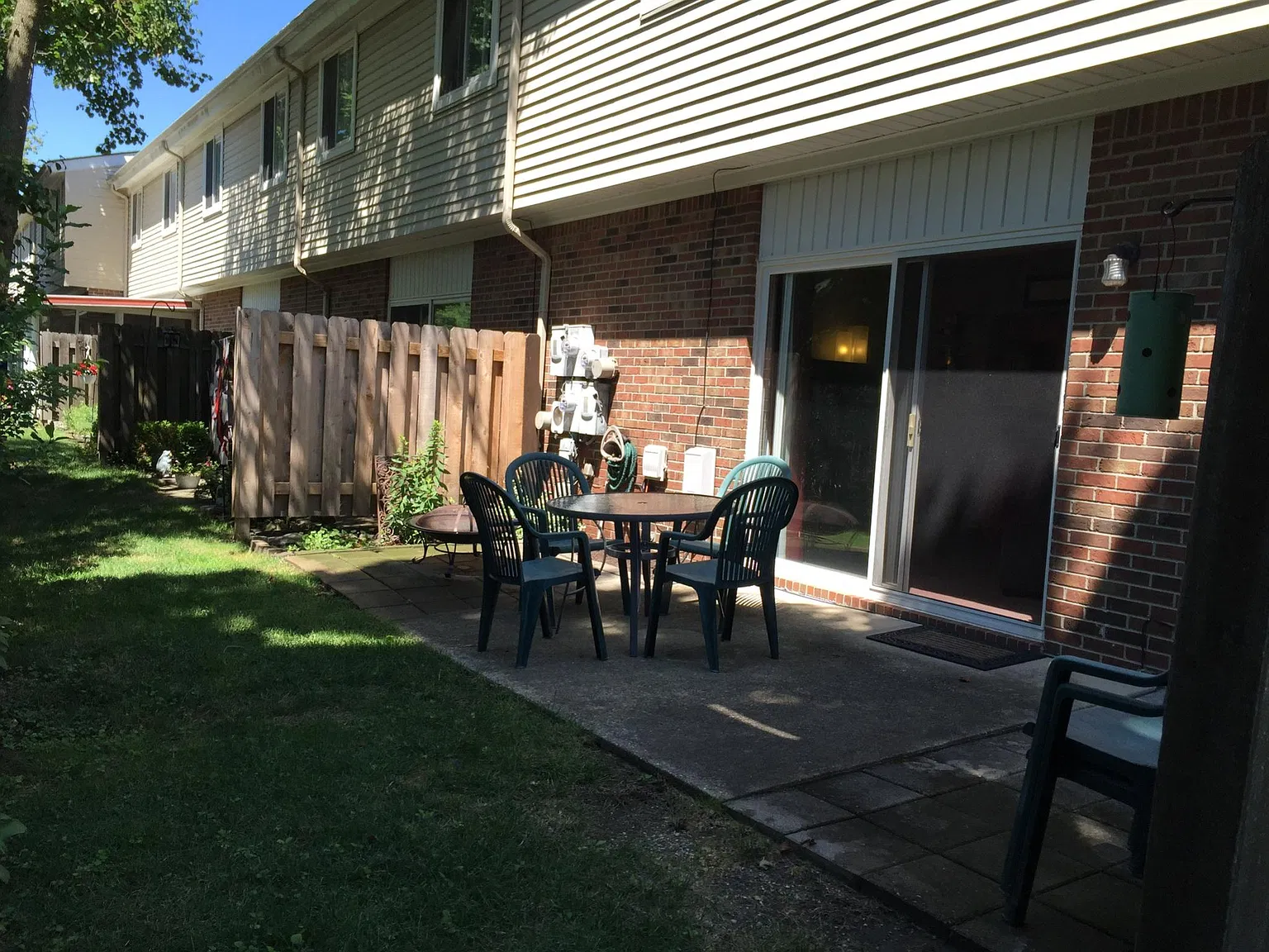 2 bed, 1.5 bath, 900 sqft, $1,800 — Photo 4