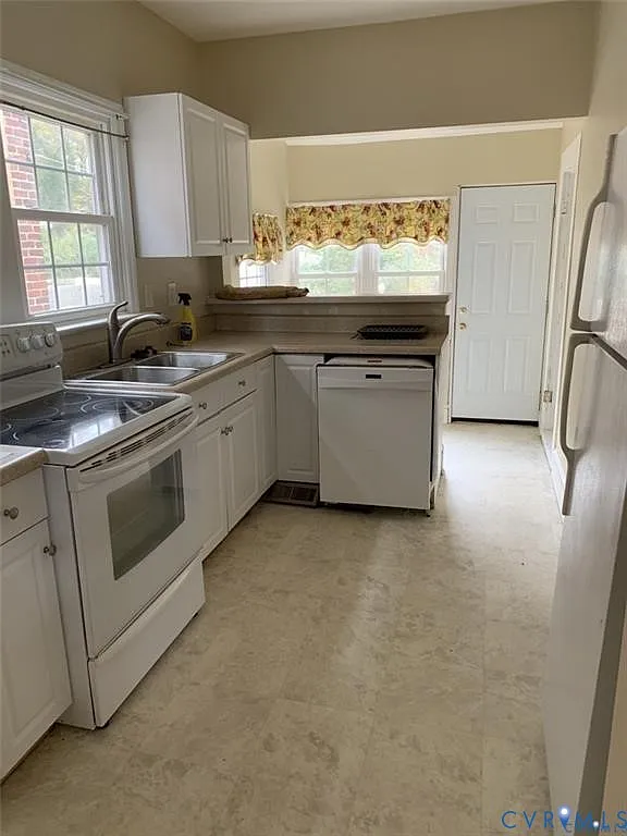 3 bed, 1.0 bath, 1067 sqft, $1,795 — Photo 4
