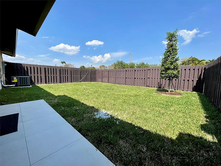 4741 SW 135th Pl — Photo 18