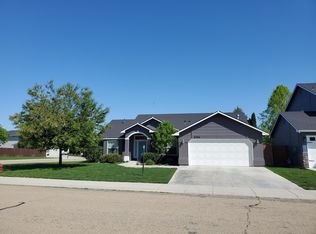 2334 W Apgar Creek Dr, Meridian, ID 83646