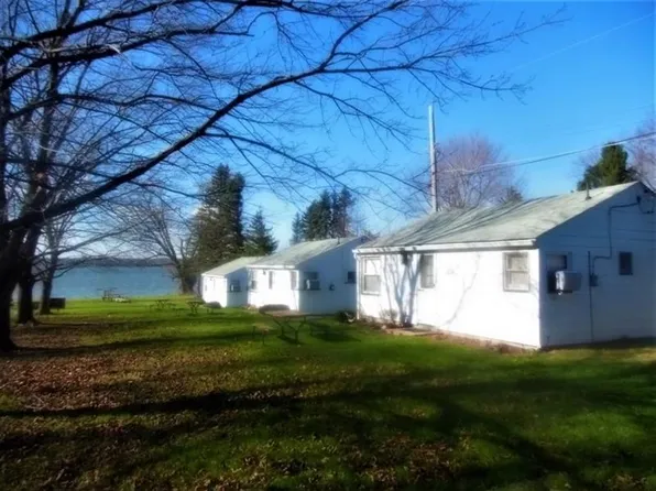 875-881 883 Hillside Dr, Jamestown, PA 16134