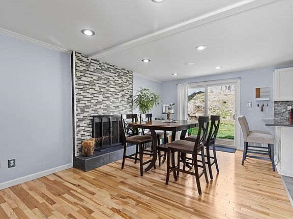 2nd image of 5828 Glen Hill Dr