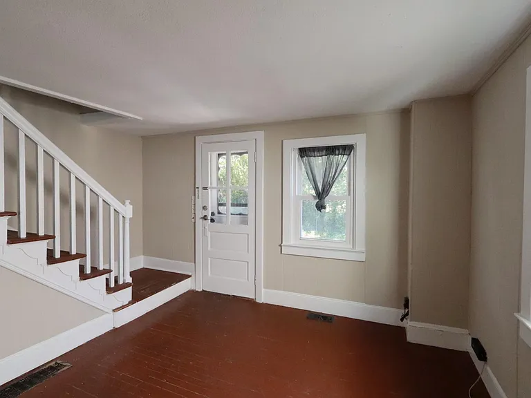 39 Moran Ave — Photo 6