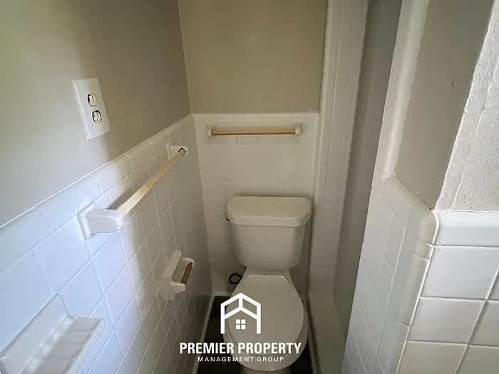 1412 Highland Ave SE #D — Photo 5