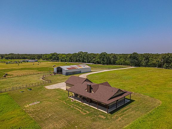 5th image of 2141 Rs County Rd #2250