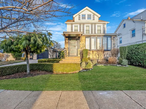 32 Everett, Lynbrook, NY 11563