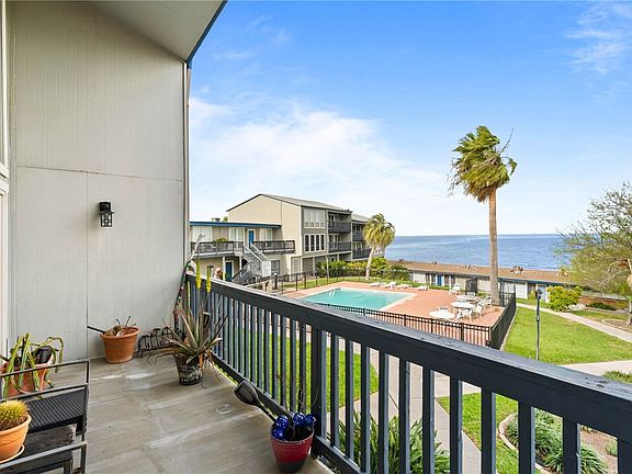 4th image of 3402 Ocean Dr APT 5
