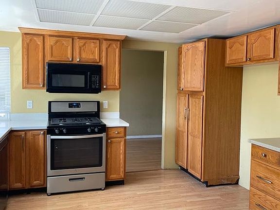 3rd image of 7629 Clement Cir
