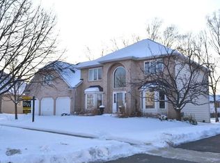 6816 Greene Rd, Woodridge, IL 60517