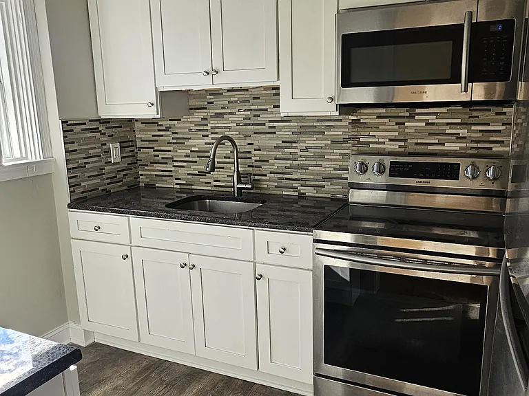 534 E Frederick St — Photo 2