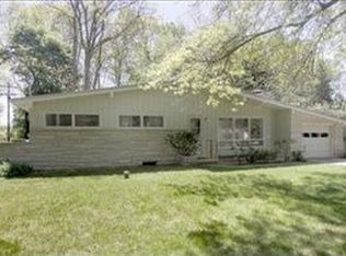 3814 Heights Dr, Hickory Corners, MI 49060