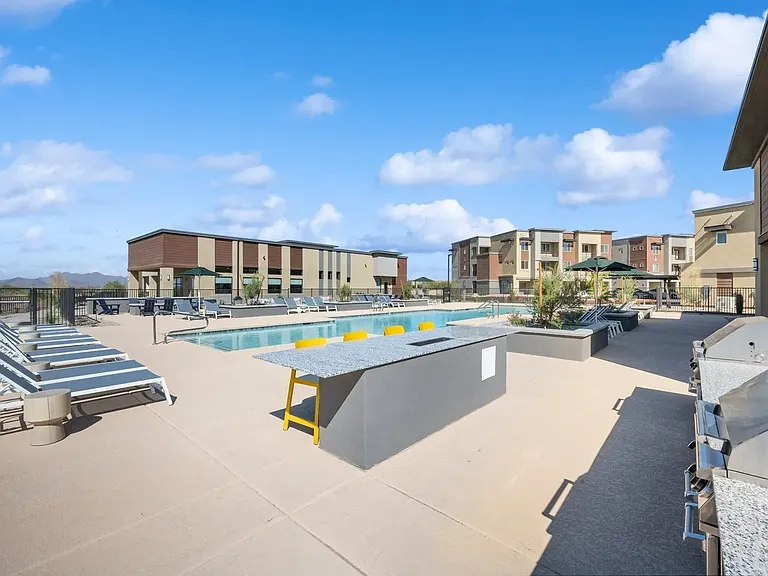 Longbow Luxury Apartments — Photo 27