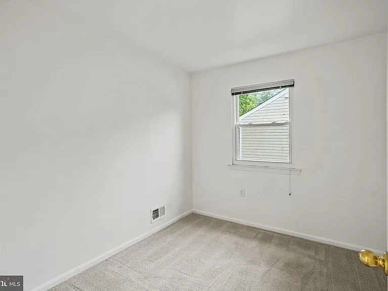 9086 Brook Ford Rd — Photo 24