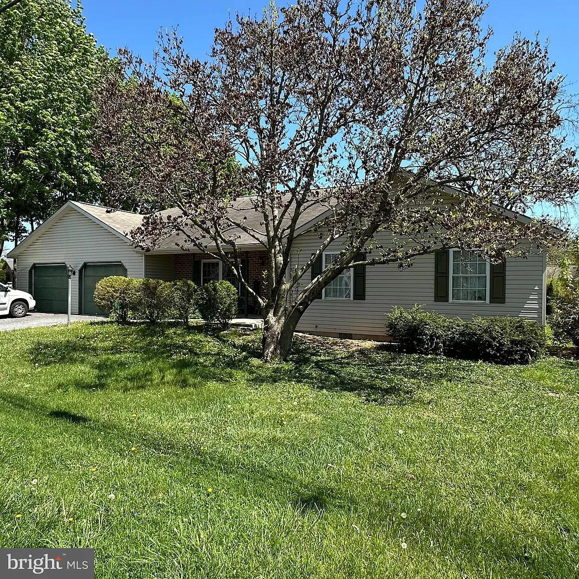 1840 Edgar Ave photo 1